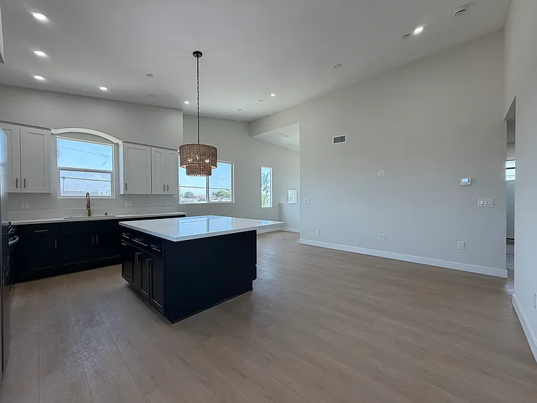 1184 Florence St — Photo 11