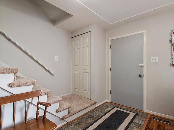 4th image of 318 Senate Ave