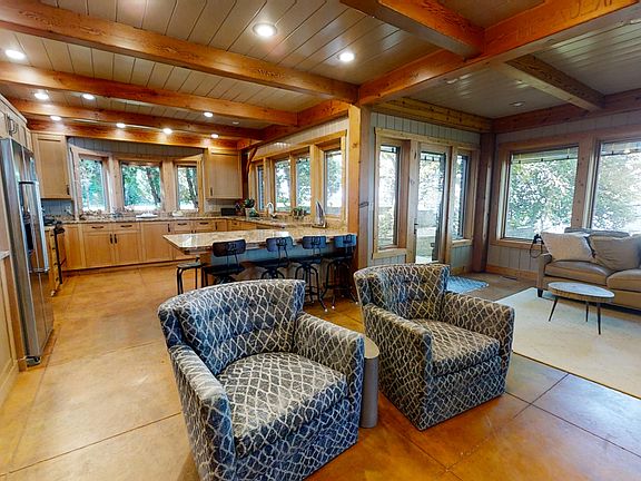 5th image of 15631 Lakeshore Dr