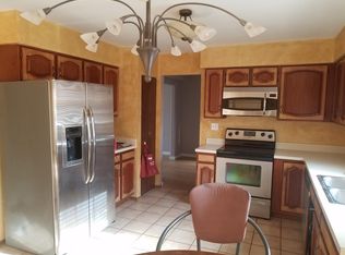 33 Buchanan Ln, Streamwood, IL 60107