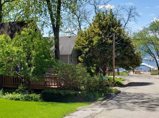 N2334 Shore View Dr, Lake Geneva, WI 53147