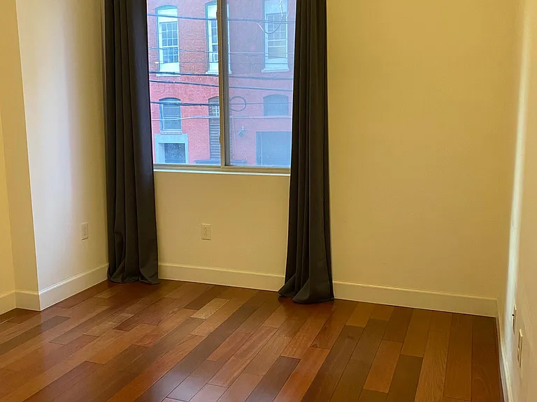 1028 Wood St #3R — Photo 6