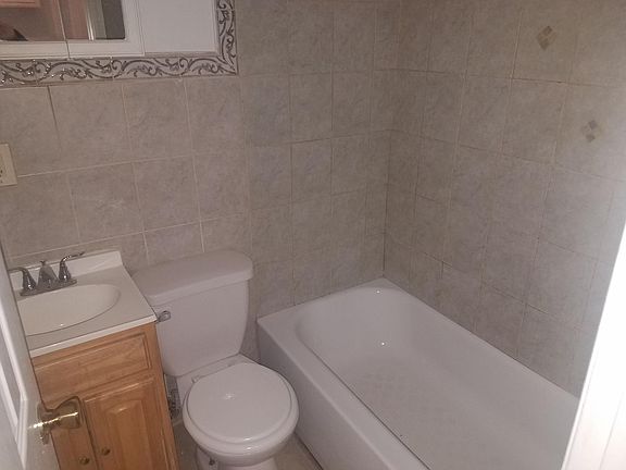 2nd image of 28 Seidler St APT 5