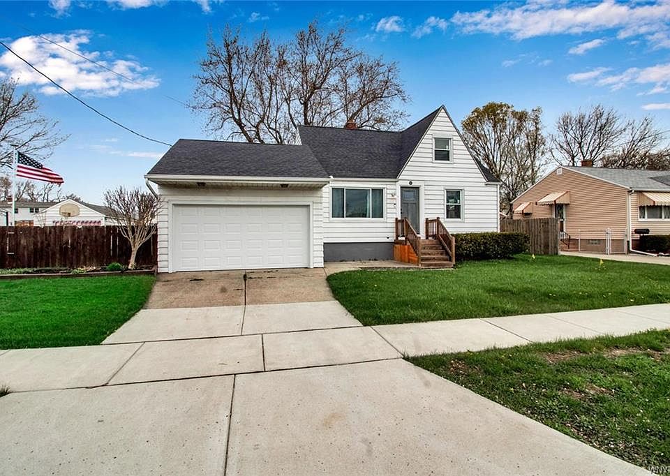 1st image of 150 Clover Pl