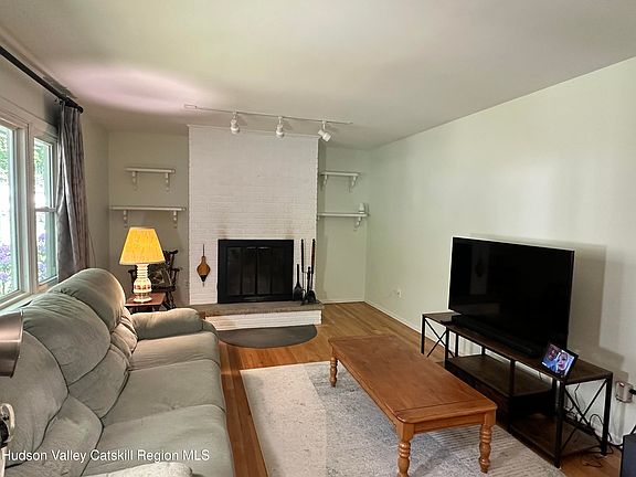 3rd image of 1 Sterley Avenue