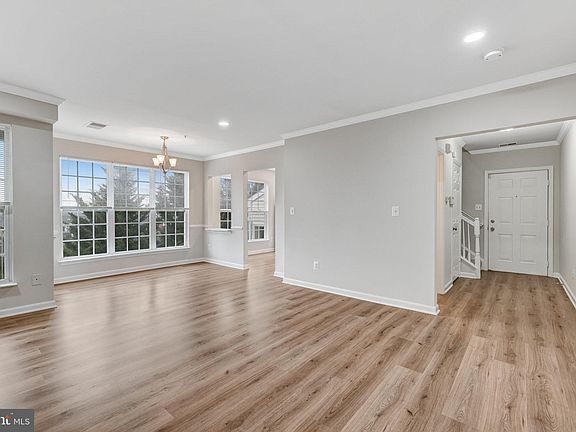4th image of 2482 Angeline Dr APT 303