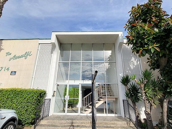 2nd image of 3712 Inglewood Blvd #209