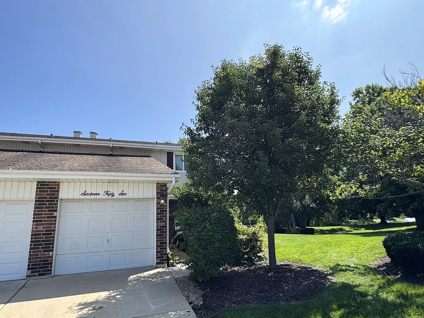 3 bed, 1.5 bath, 1466 sqft, $2,600 — Photo 1