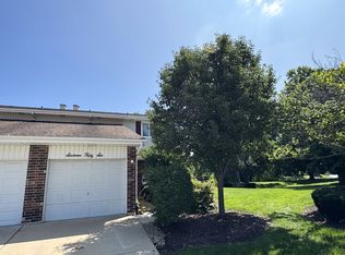 1656 Castbourne Ct, Wheaton, IL 60189