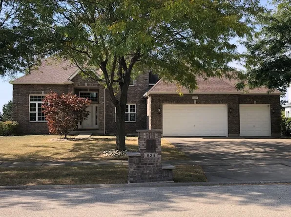 824 Longwood Dr, Lake Villa, IL 60046