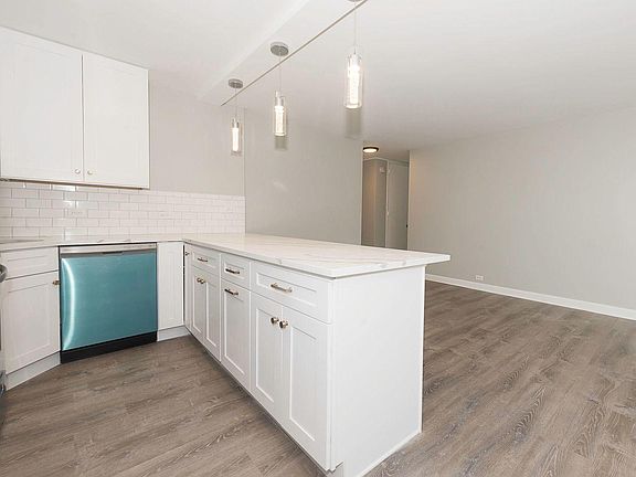 4th image of 4800 S Chicago Beach Dr APT 302S