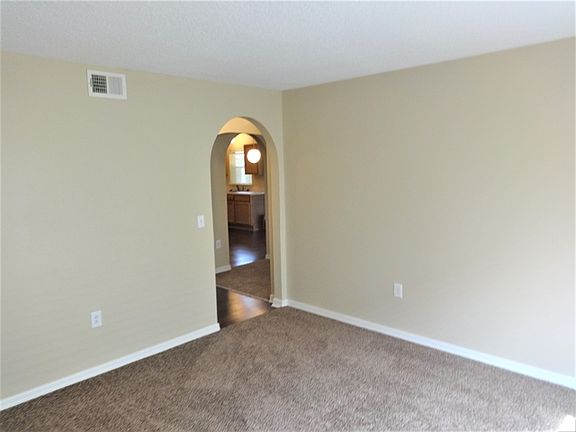 5th image of 5417 Shady Pine St S