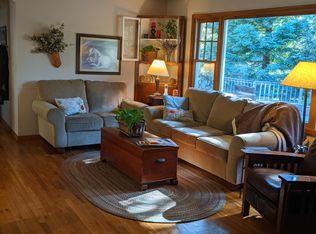 465 Galls Creek Rd, Gold Hill, OR 97525