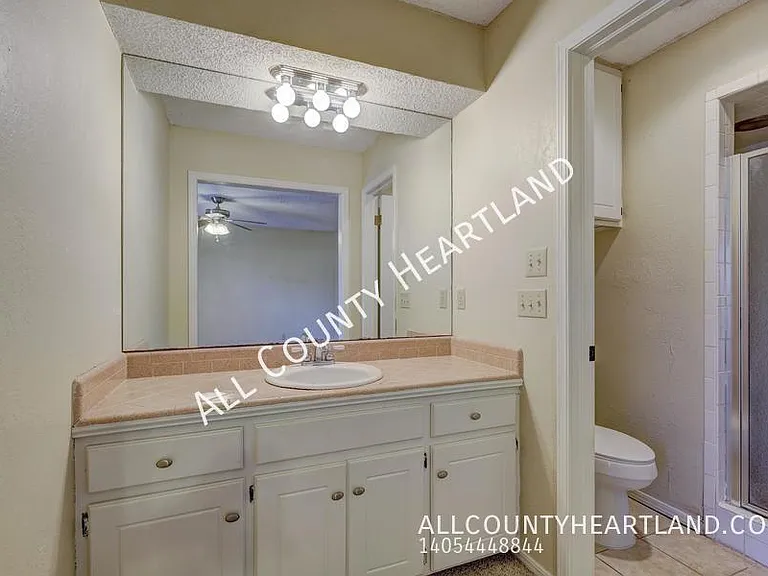841 N Robinson Ave — Photo 13