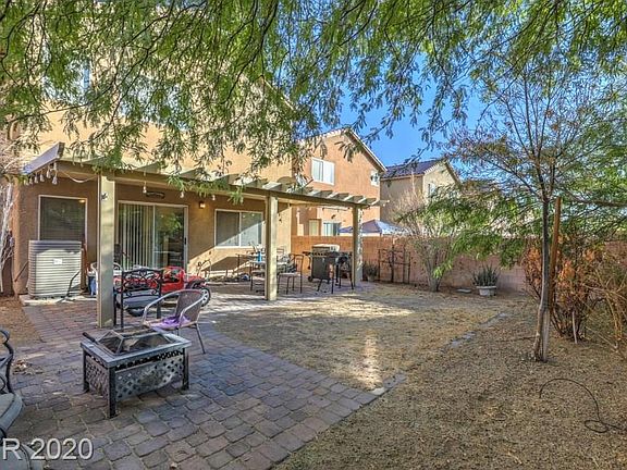 3rd image of 3777 Hollycroft Dr