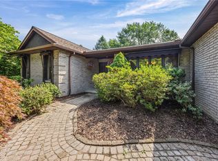 53 Random Knolls Dr, Penfield, NY 14526