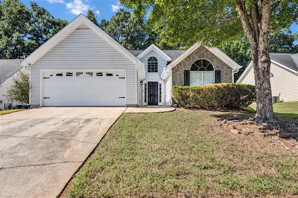 3 bed, 2.0 bath, $2,000 — Photo 1