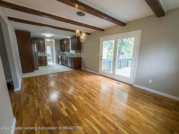 5th image of 2715 Darien Dr