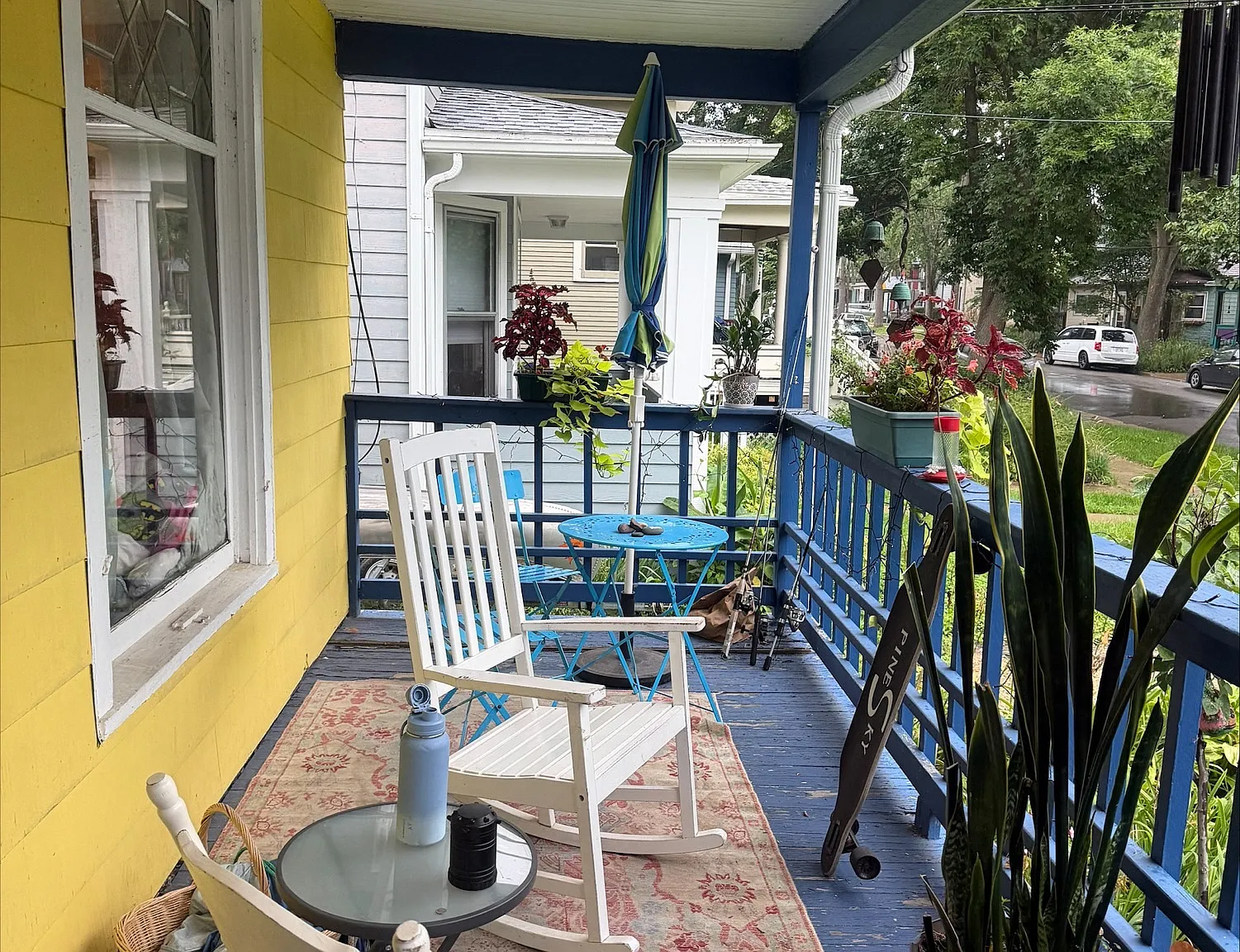 3 bed, 900 sqft, $1,645 — Photo 1