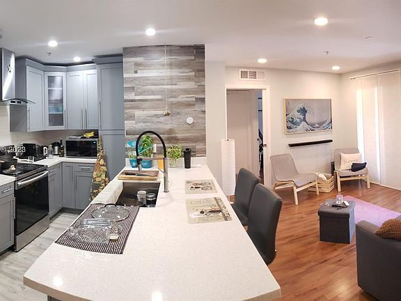 2nd image of 410 S Park Rd #1210