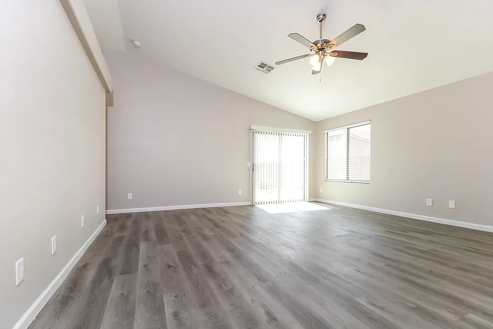 4 bed, 2.0 bath, 1611 sqft, $2,080 — Photo 4