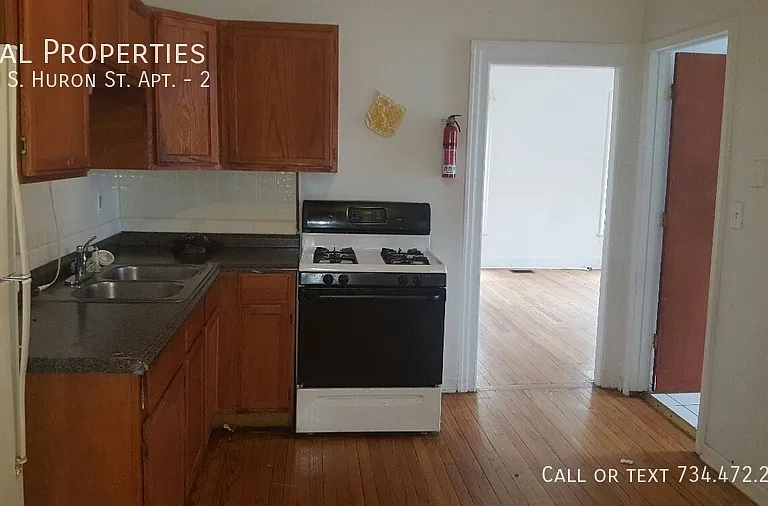 409 S Huron St #2 — Photo 3
