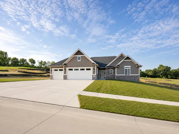 805 Oak Ridge Ln, Glenwood, IA 51534
