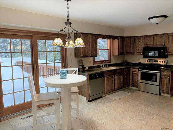 4th image of 31 Rolling Hills Dr