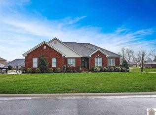 245 Meadow Ridge Ct, Paducah, KY 42003