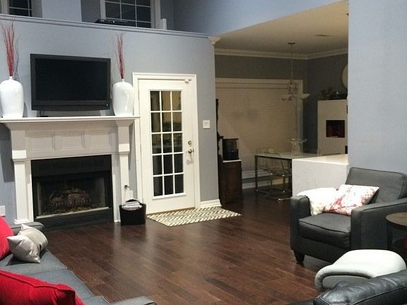 Living Room
						:
						Gas log fireplace