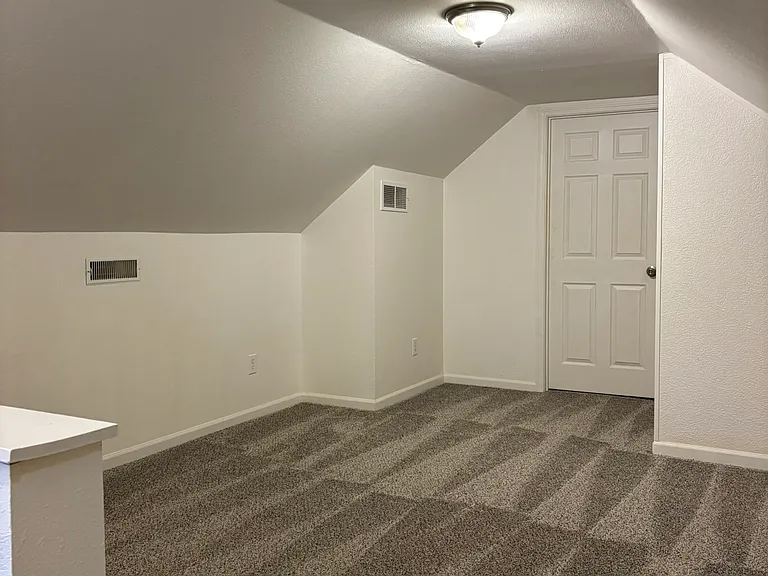 1252 Corby Blvd — Photo 16