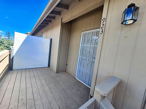 3rd image of 923 W Madera Ln