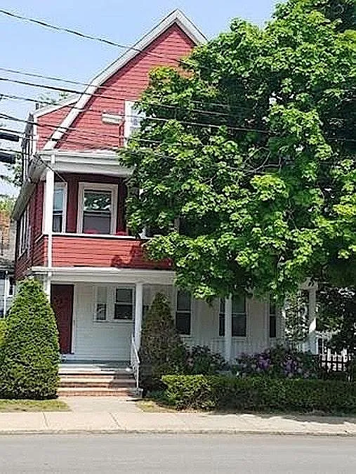 4 bed, 1200 sqft, $1,435 — Photo 3