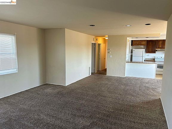 3rd image of 3314 Barrett Ave
