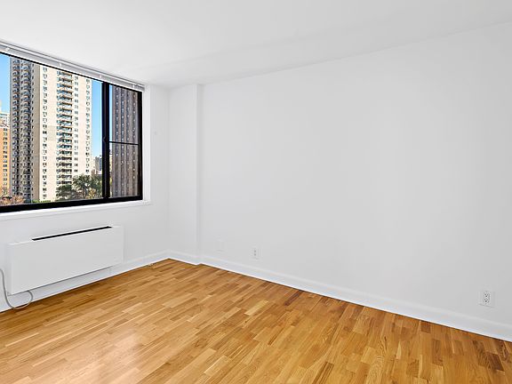 3rd image of 101 W 90th St APT 15C