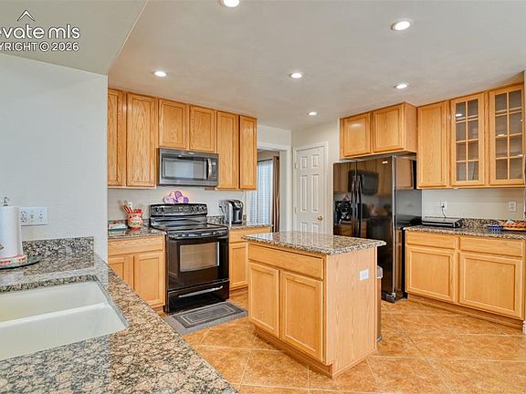 3rd image of 6019 Mapleton Dr