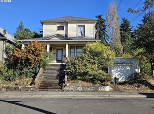 1113 SE Jackson St, Roseburg, OR
