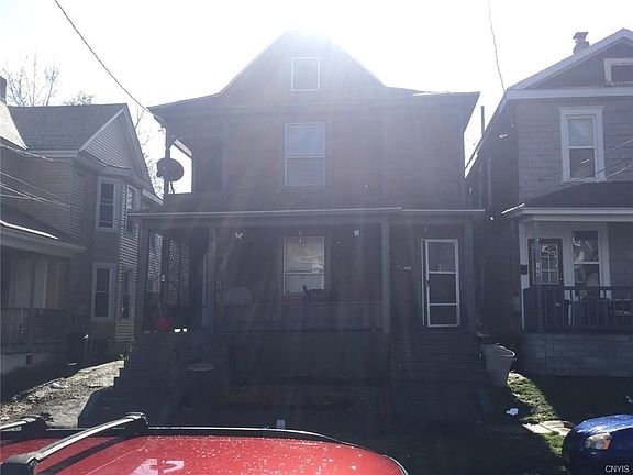 4th image of 158 E Bissell St #60