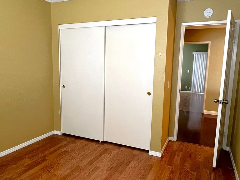 1349 Crestmont Dr — Photo 30