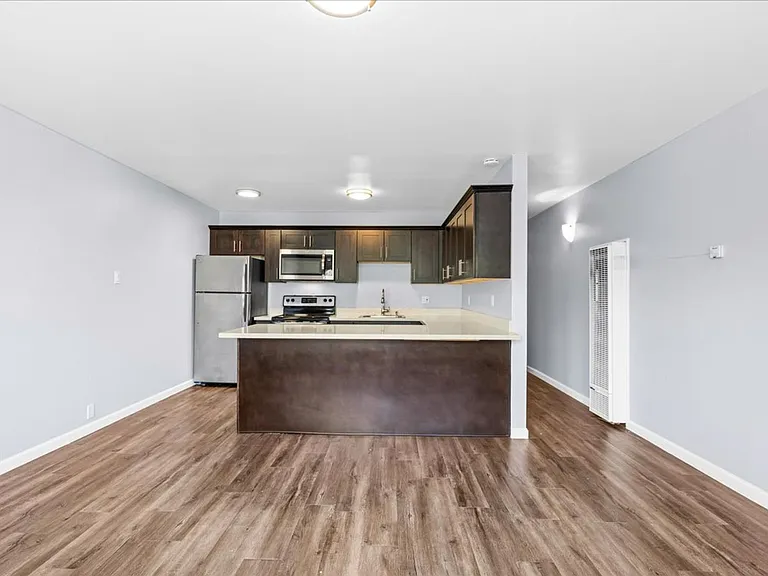 2500 Dana St — Photo 20