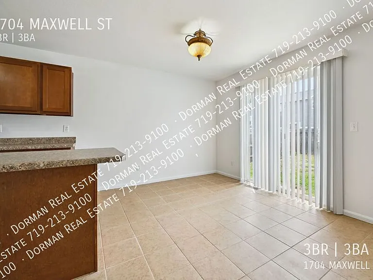 1704 Maxwell St — Photo 7