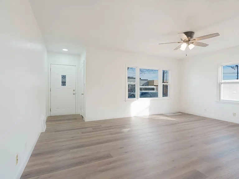 2303 Main St — Photo 5
