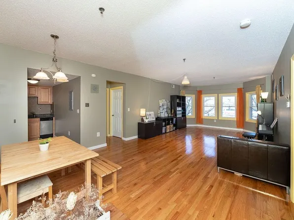 2456-2460 Massachusetts Ave #201, Cambridge, MA 02140