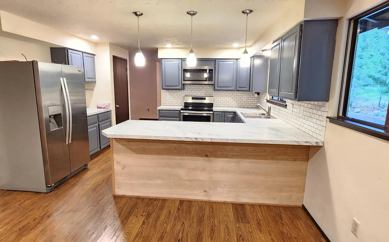 3 bed, 1828 sqft, $2,700 — Photo 2