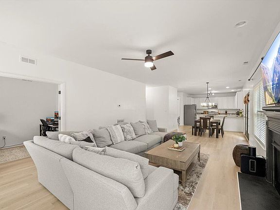 5th image of 120 Wellspring Dr