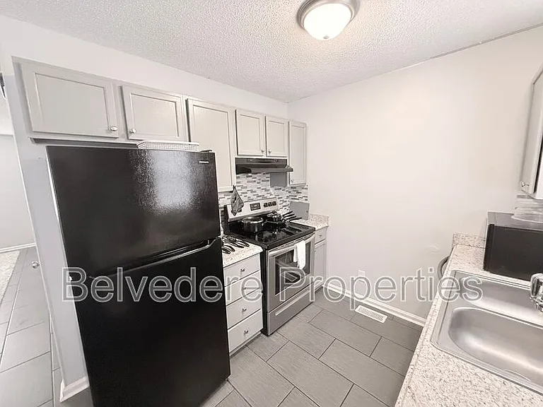 415 N Dudley St — Photo 5