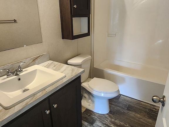 3rd image of 14 Aspen Ct