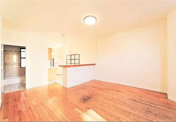 5th image of 570 W 183rd St APT 3D