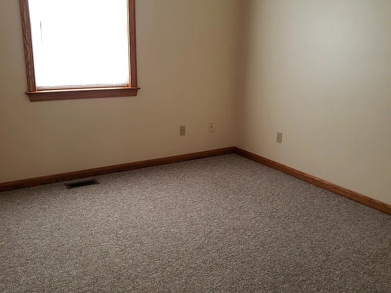 1346 Kundeck St — Photo 20