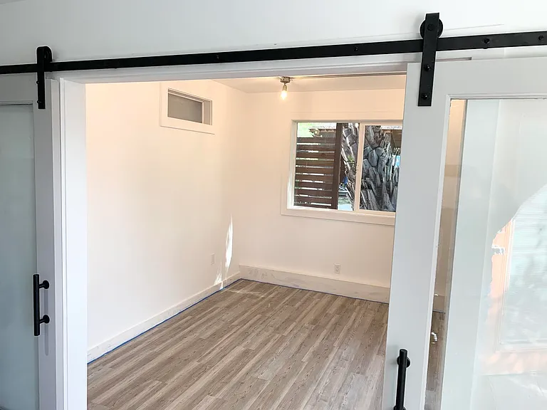592 Silva Ave — Photo 9